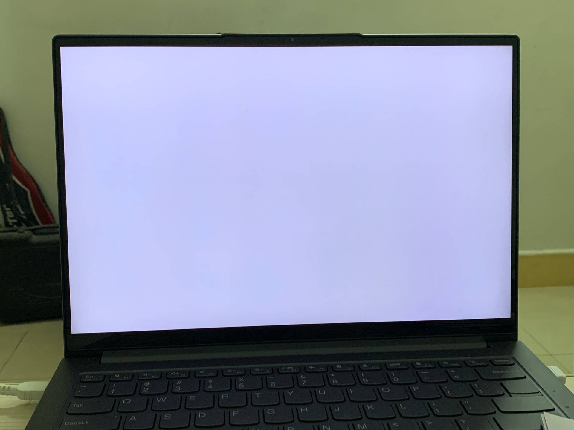 شاشة LCD البيضاء معضلة؟ تعمل طريقة استكشاف الأخطاء وإصلاحها المكونة من ثلاث خطوات من CNK على تمكين الحل الفعال!